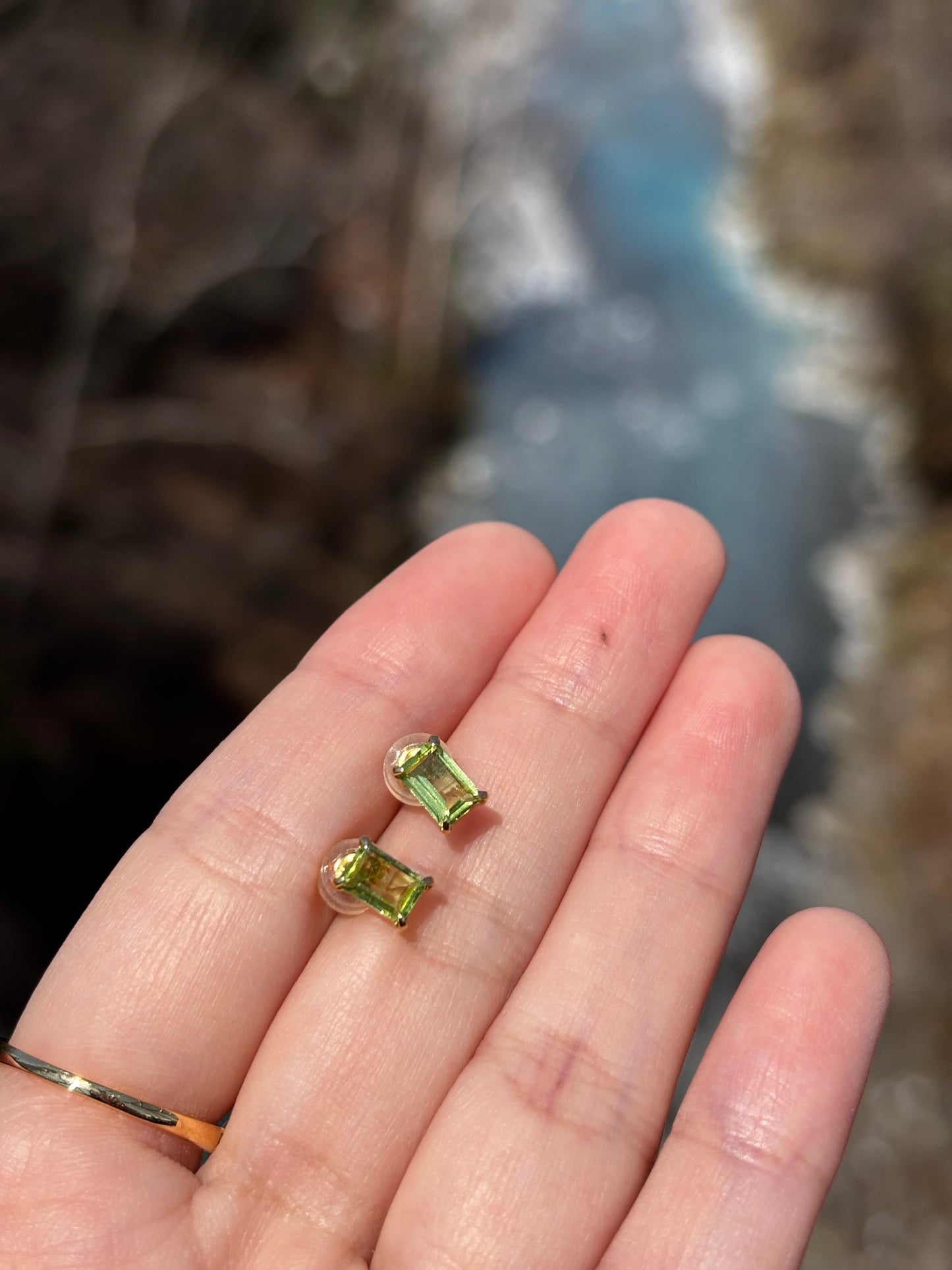 18k Peridot Stud Earrings