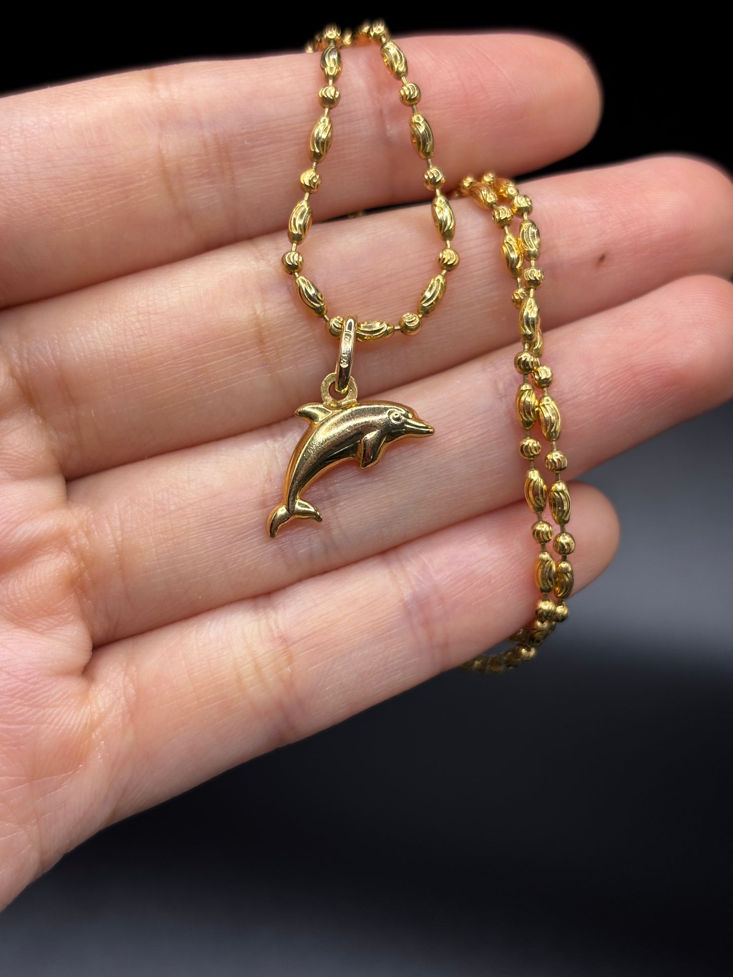 9k Dolphin Charm
