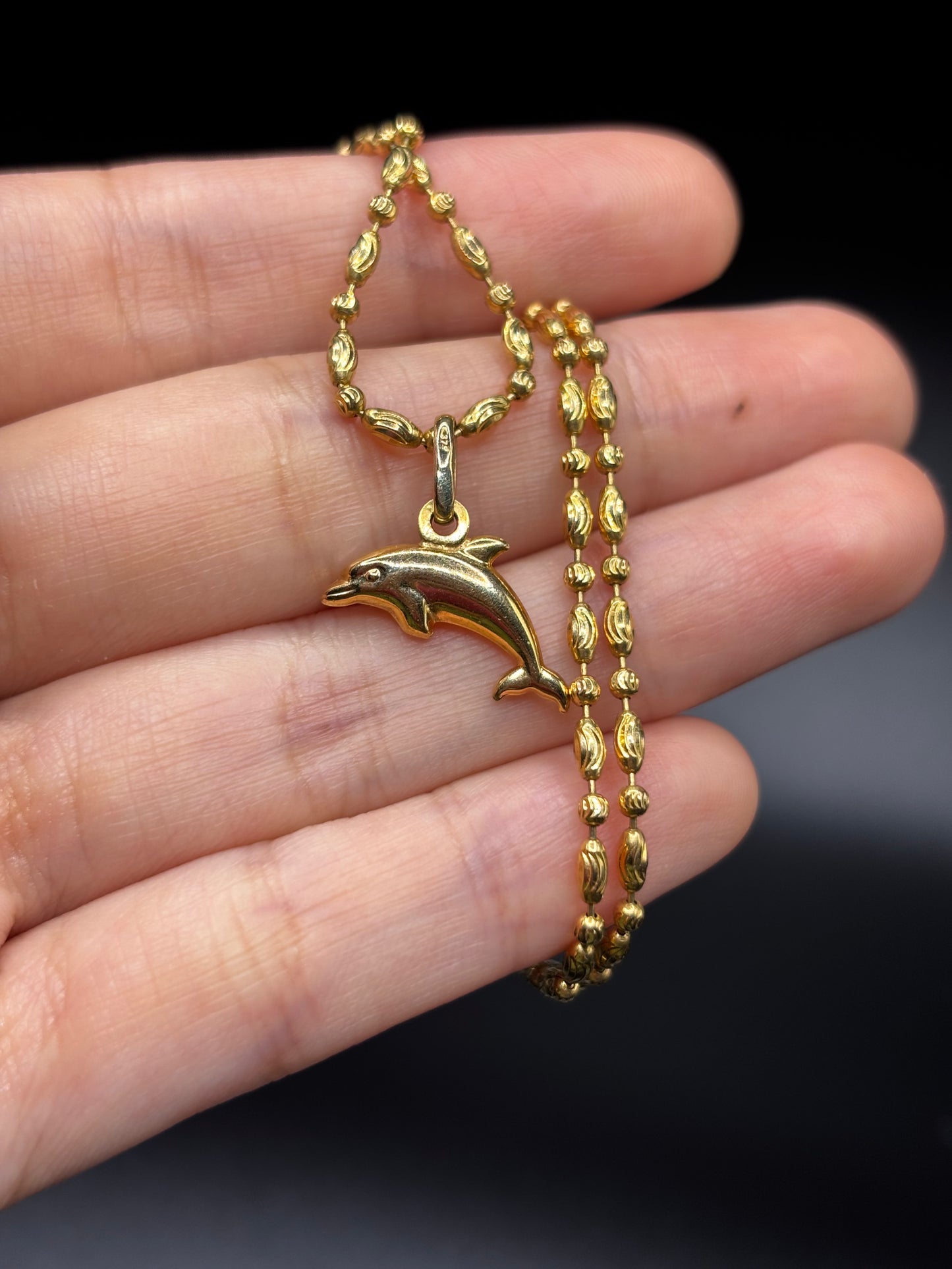 9k Dolphin Charm